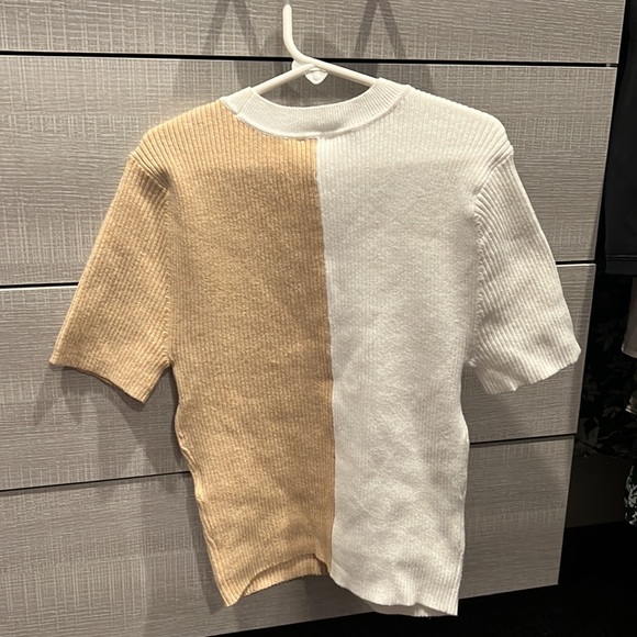 Abercrombie & Fitch sweater crew neck top! - Picture 3 of 4